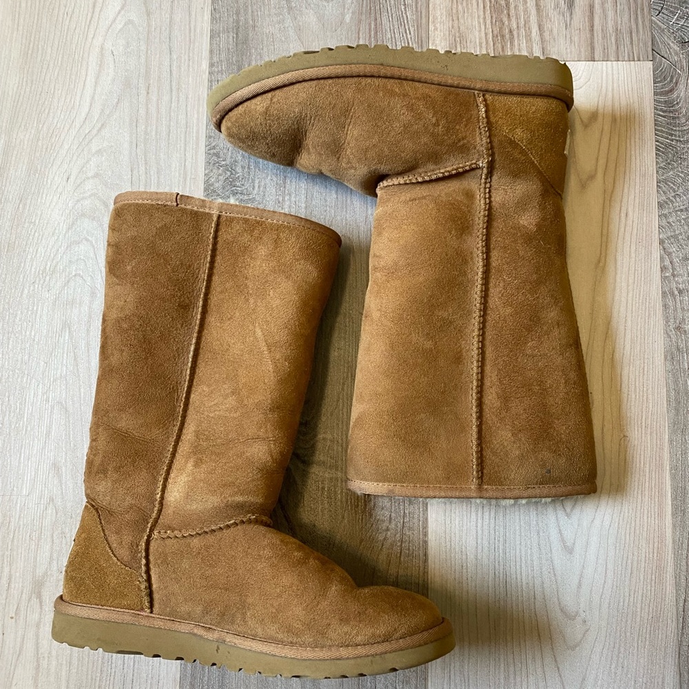 UGGS tall size US5